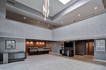 DoubleTree by Hilton St. Louis Airport