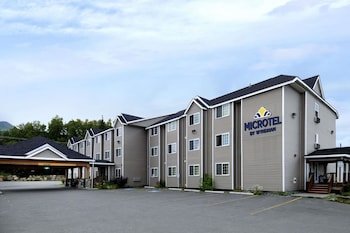Microtel Inn & Suites by Wyndham Eagle River/Anchorage Are