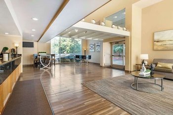 Best Western Plus Heritage Inn