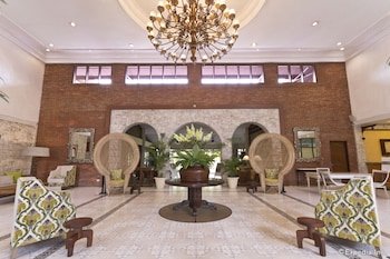 Montebello Villa Hotel