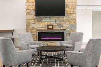 AmericInn by Wyndham La Crosse Riverfront Conference Center