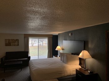 AmericInn by Wyndham La Crosse Riverfront Conference Center