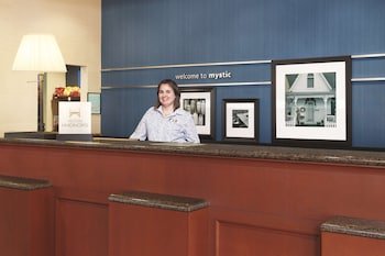 Hampton Inn & Suites