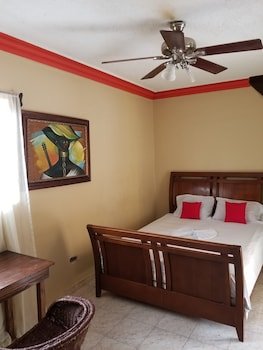 Daniella Inn Hotel