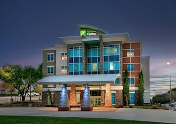 Holiday Inn Express Hotel & Suites North Dallas At Preston
