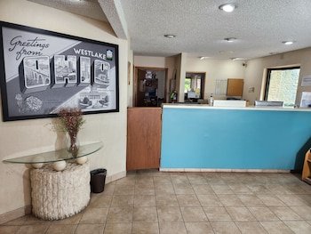 WestSpring Inn Westlake/Cleveland
