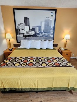WestSpring Inn Westlake/Cleveland