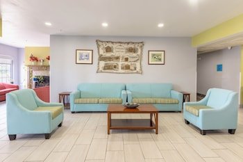 Countryside Inn & Suites