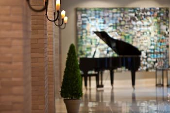 Renaissance New Orleans Arts Hotel