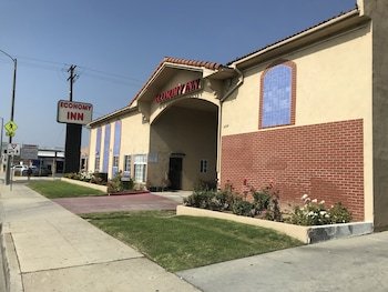 Econo Lodge Airport