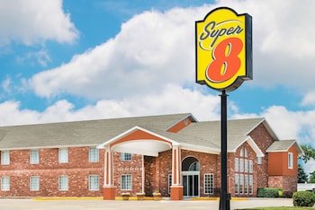 Super 8 by Wyndham Bolivar