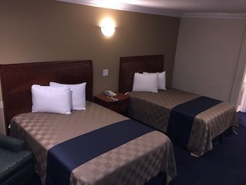 Walnut Inn & Suites