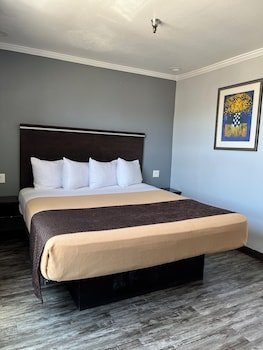 Americas Best Value Laguna Inn & Suites