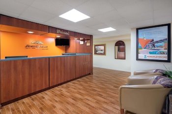 Howard Johnson by Wyndham Savannah GA