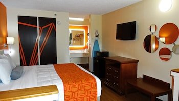 Howard Johnson by Wyndham Savannah GA