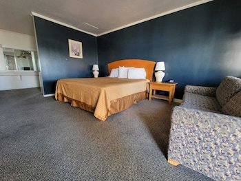 Emerald Inn & Lounge