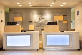 Holiday Inn Express Hotel & Suites Dayton - Huber Heights