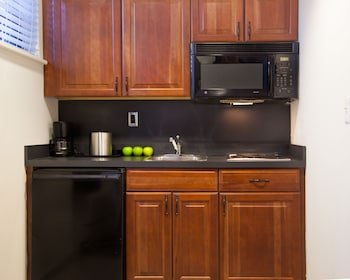 Federal City Inn and Suites