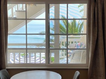 Cliff House Inn On The Ocean