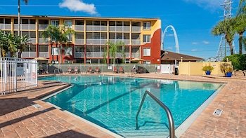 Orlando's Sunshine Resort ( Bluegreen Vacations )