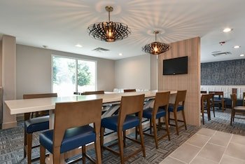 Fairfield Inn & Suites Charlotte Arrowood
