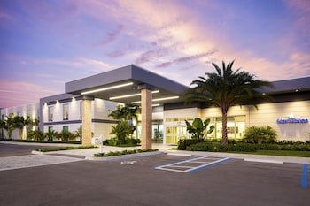 Star Suites By Riverside Theatre