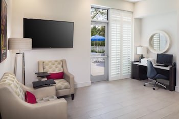 Star Suites By Riverside Theatre