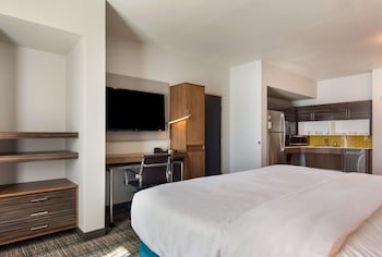 Mainstay Suites