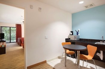 Super 8 by Wyndham Indio