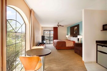 Super 8 by Wyndham Indio