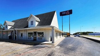 Motel 6 Houston - NASA