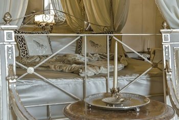 Residenze d'Epoca Palazzo Coli Bizzarrini