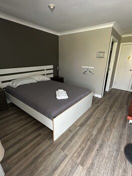 The Waterview Inn