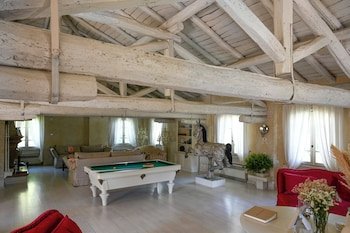 Elizabeth Country House