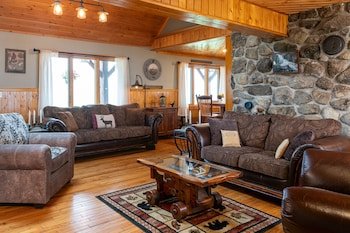 The Inn At Oxbow Acres
