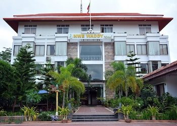 Nwe Waddy Hotel