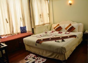 Nwe Waddy Hotel