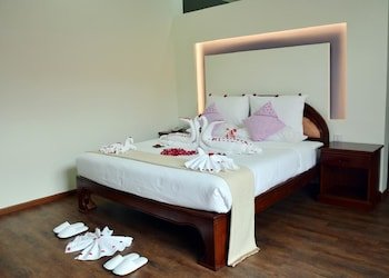 Nwe Waddy Hotel