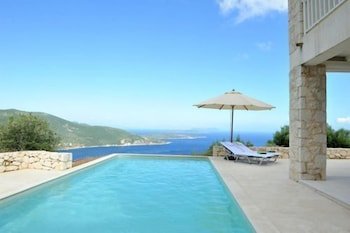 Urania Lux Villas