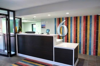 Motel 6 Burnsville, MN