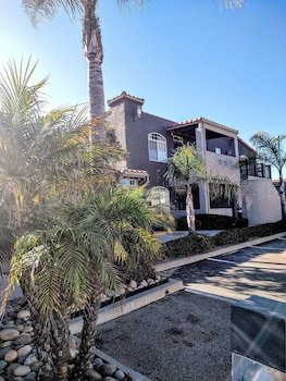 Pacific Plaza Resort