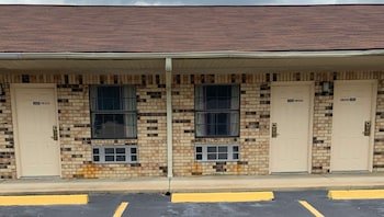 Luxury Inn and Suites Forrest City
