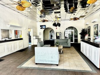 Monumental Movieland Hotel
