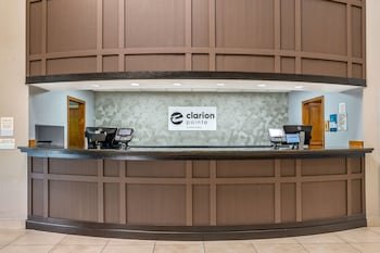 Clarion Pointe Louisville East