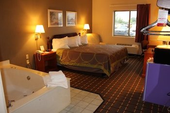 Super 8 by Wyndham Valparaiso