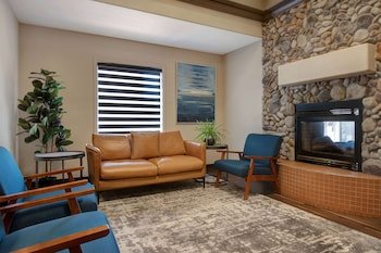 Days Inn by Wyndham Medicine Hat
