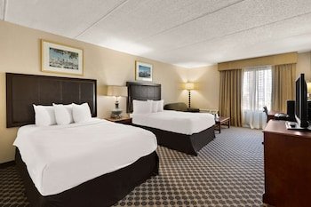 Radisson Hotel Cleveland Airport West