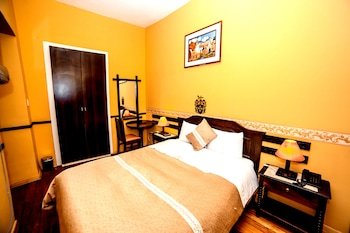 Yabar Hotel Plaza