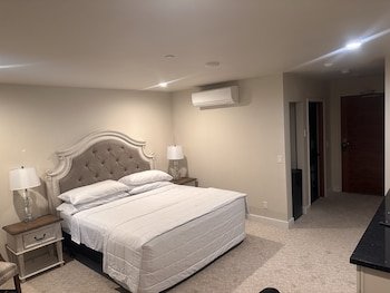 Lakeview Hotel