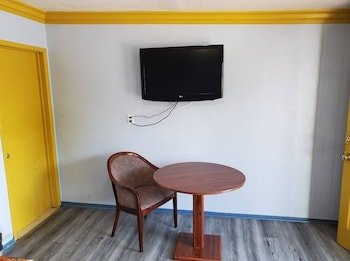 Rose Motel